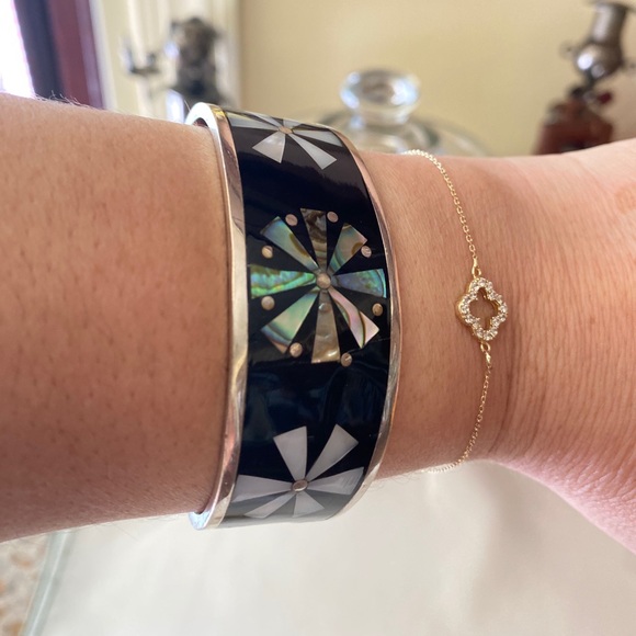 Beautiful vtg Mexican Alpaca silver cuff bracelet - Picture 1 of 7